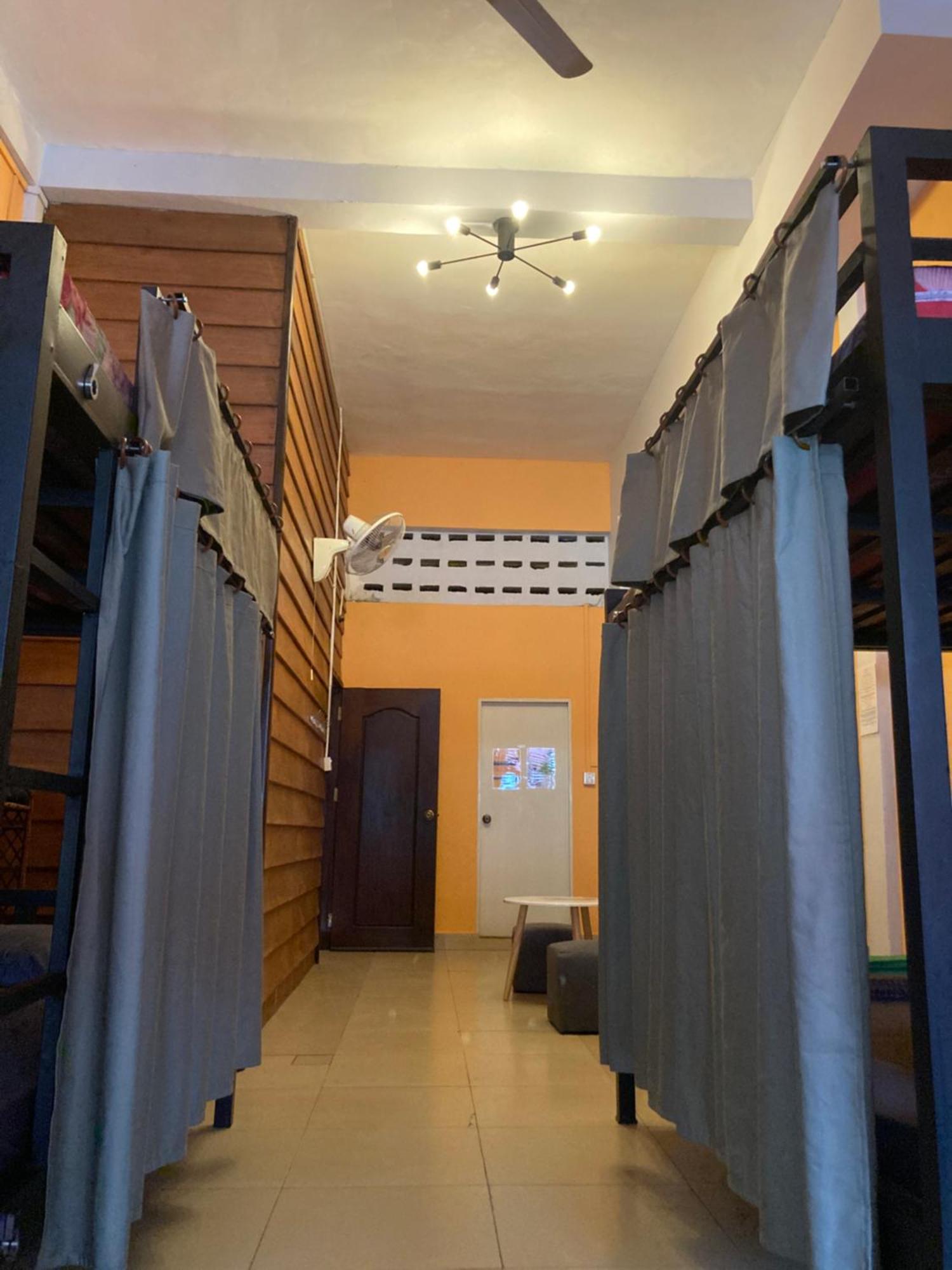 Ganesha Hostel Battambang Exterior photo