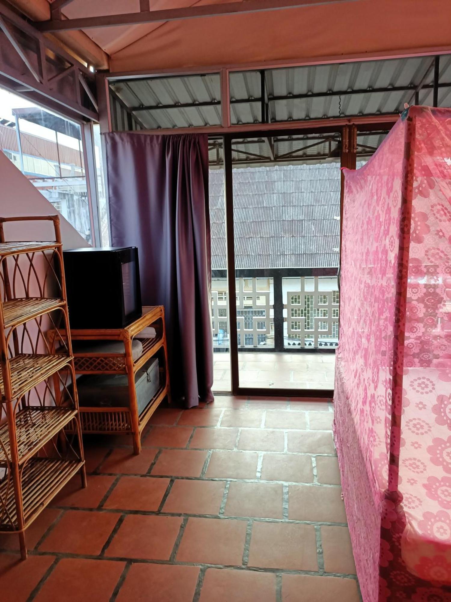 Ganesha Hostel Battambang Room photo