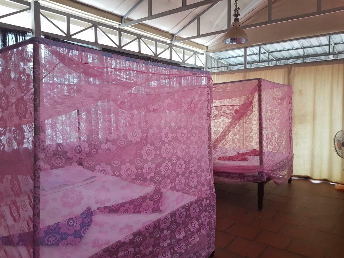 Ganesha Hostel Battambang Exterior photo